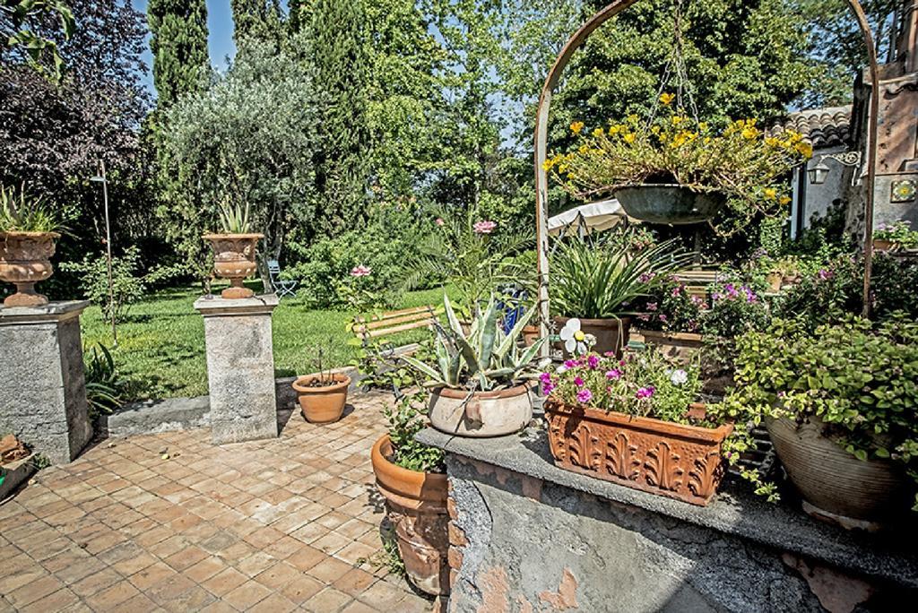 Relais De Charme - B&B Short Lets La Casa Di Francesca Sant'Agata Li Battiati Bagian luar foto