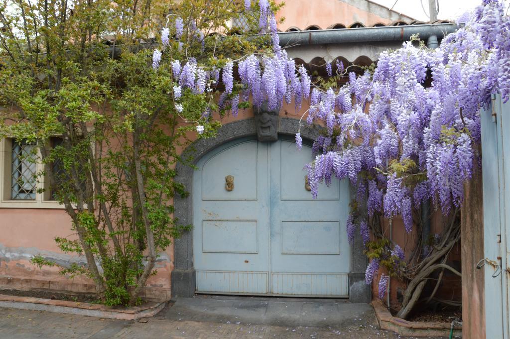 Relais De Charme - B&B Short Lets La Casa Di Francesca Sant'Agata Li Battiati Bagian luar foto
