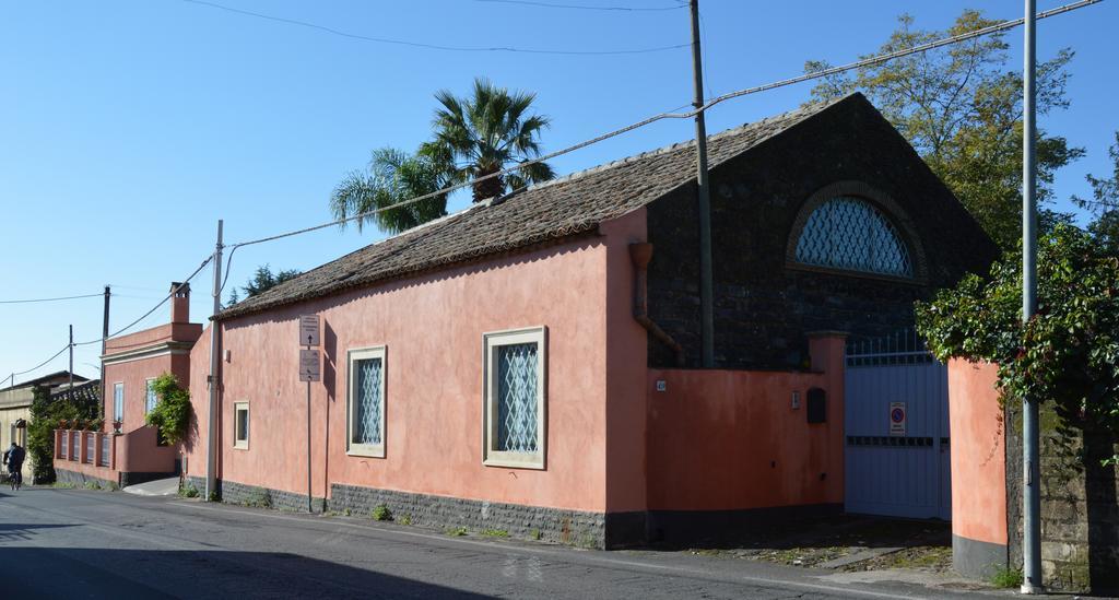 Relais De Charme - B&B Short Lets La Casa Di Francesca Sant'Agata Li Battiati Bagian luar foto