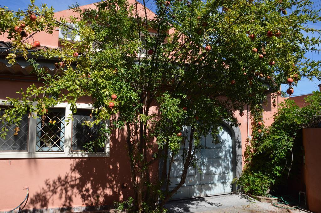 Relais De Charme - B&B Short Lets La Casa Di Francesca Sant'Agata Li Battiati Bagian luar foto